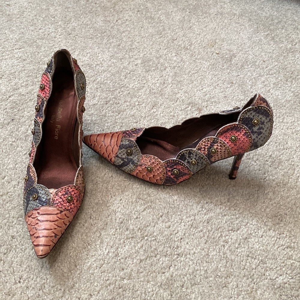 EUC. Isabella Fiore leather heels. Made in Italy. Gorgeous workmanship.